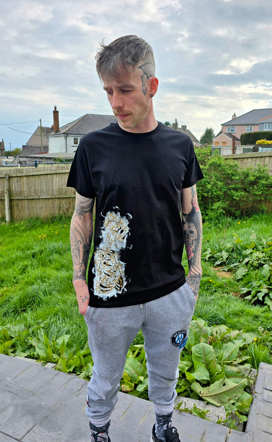 Black Skull Tee - Tatt Skellington